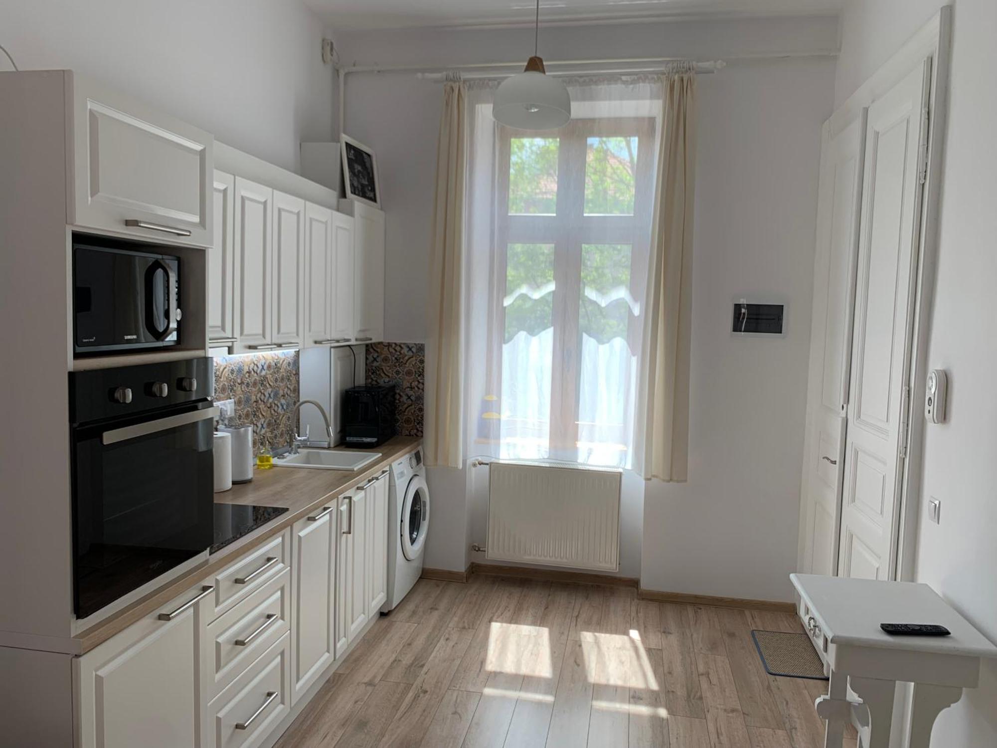 Charming Central Apartments คลูจ-นาโปกา ภายนอก รูปภาพ